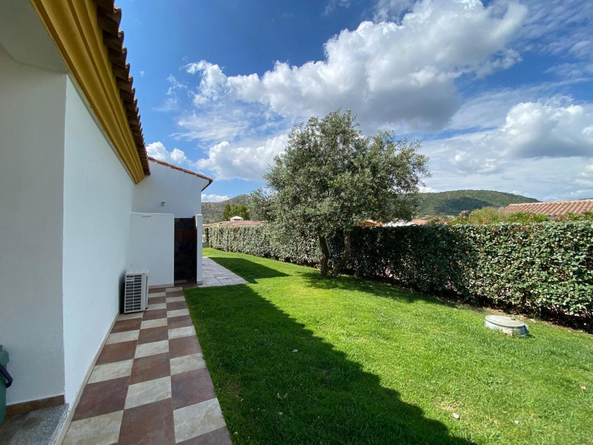 Вилла Le Residenze Di Baia Sant'Anna Танаунелла Экстерьер фото