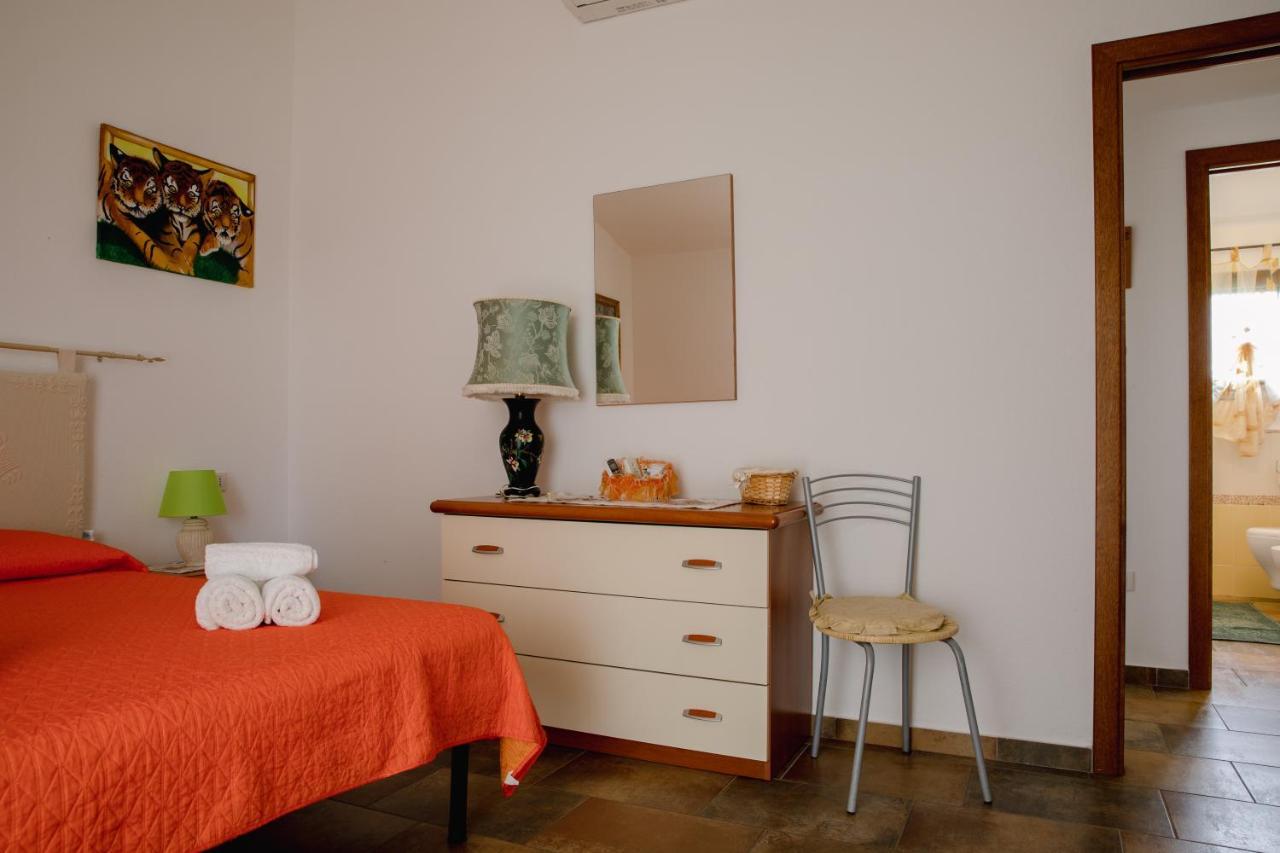 Вилла Le Residenze Di Baia Sant'Anna Танаунелла Экстерьер фото