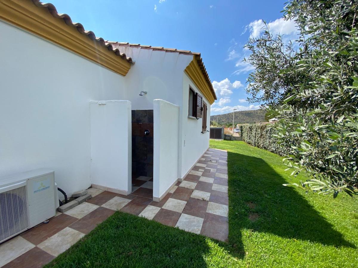 Вилла Le Residenze Di Baia Sant'Anna Танаунелла Экстерьер фото